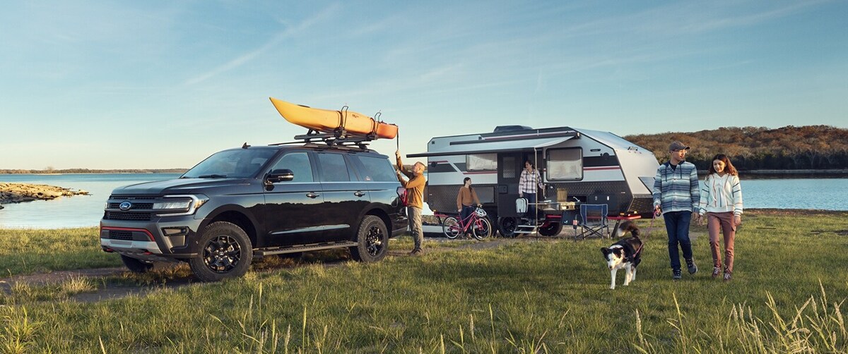 camping in Texas with Ford Expedition and trailer hauling