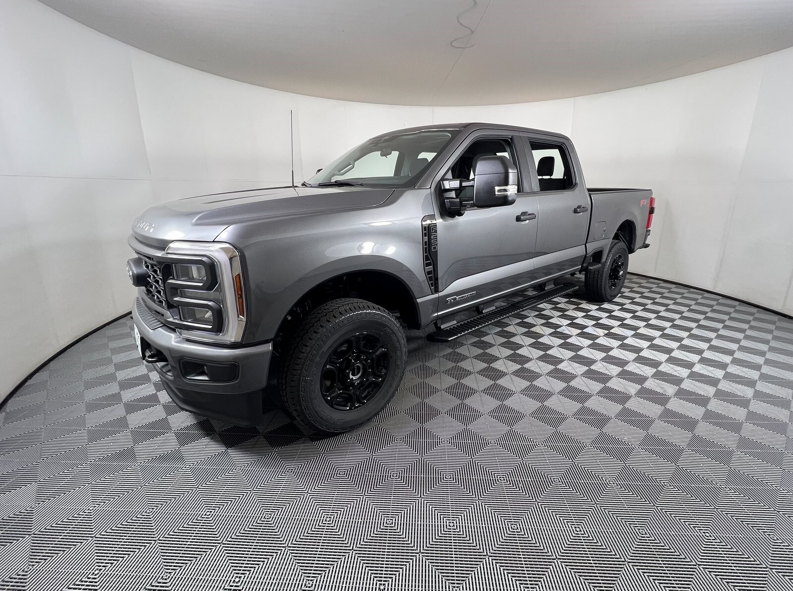 2025 Ford F-250 photo 2