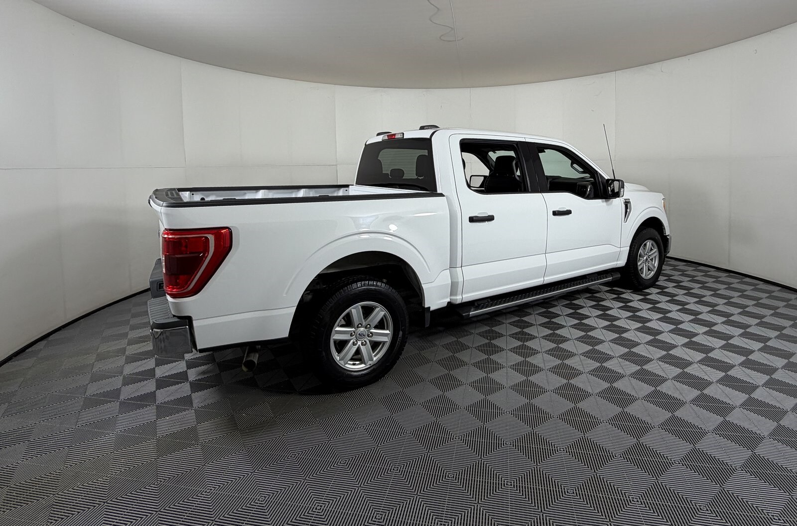 2021 Ford F-150 XLT photo 4