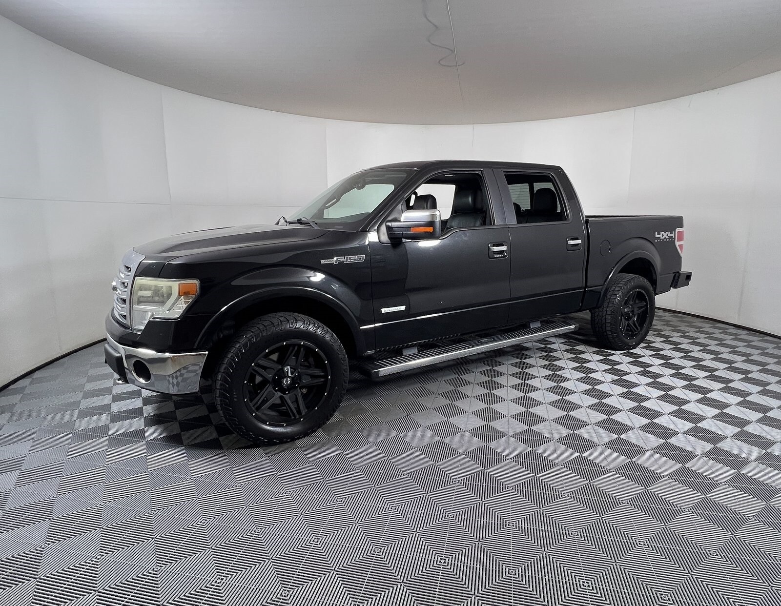 2013 Ford F-150 Lariat photo 2