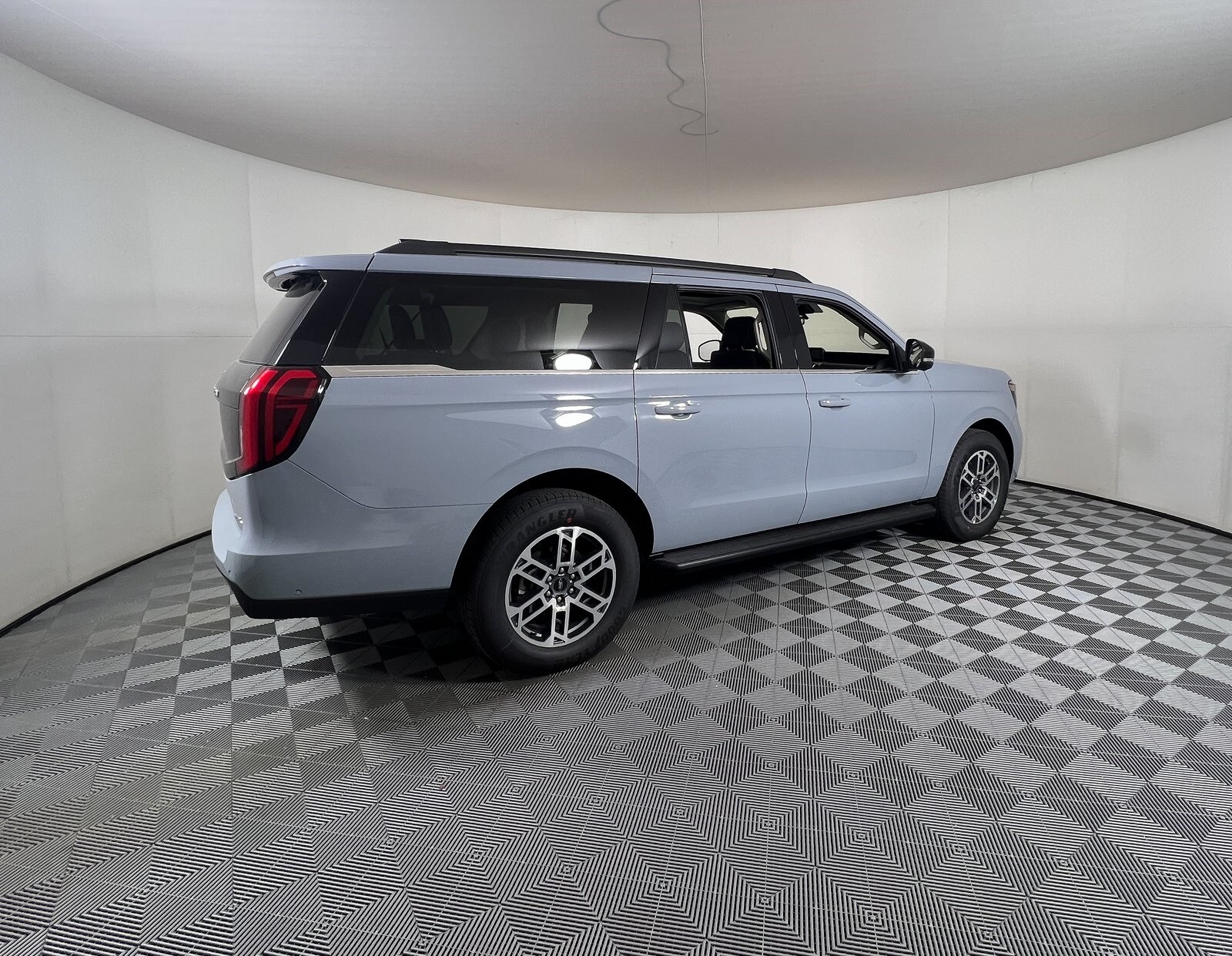 2025 Ford Expedition MAX photo 4
