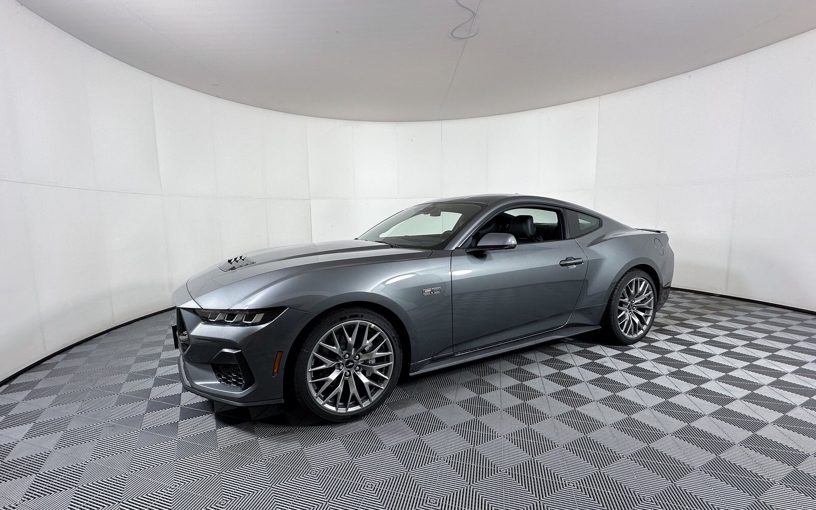 2025 Ford Mustang GT Premium photo 2