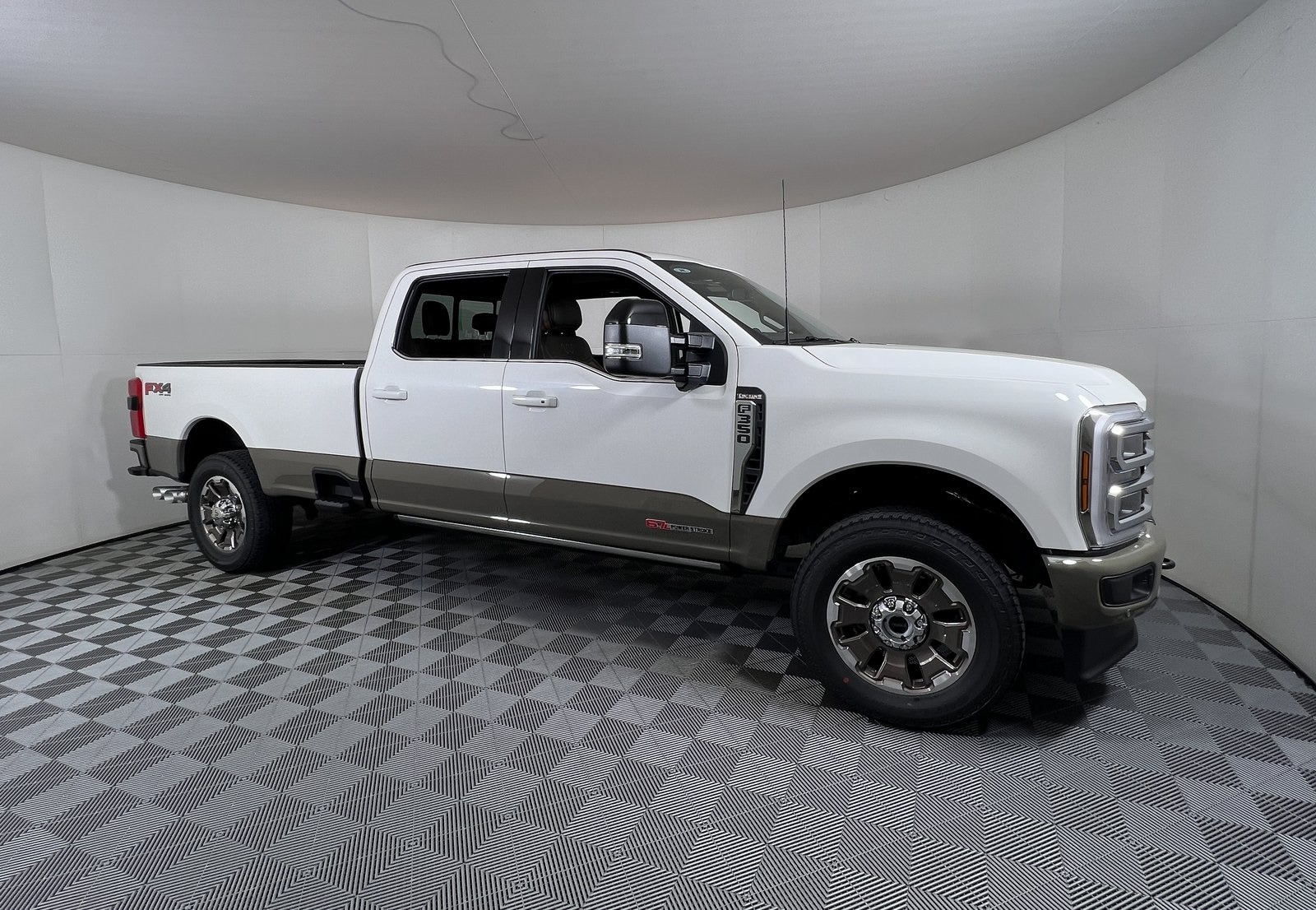2026 Ford F-350 Super Duty King Ranch's photo