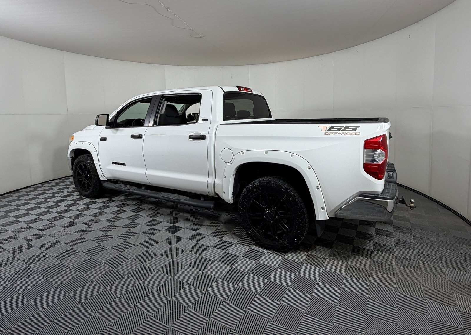 2017 Toyota Tundra SR5 TRD Pro photo 3