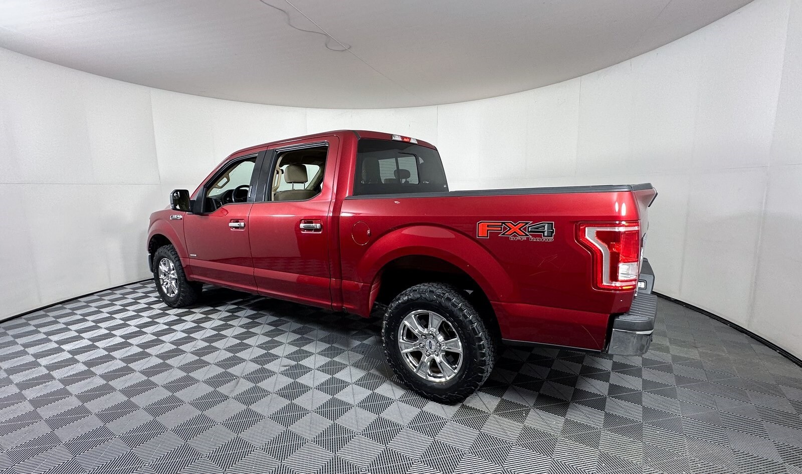 2015 Ford F-150 XLT photo 3