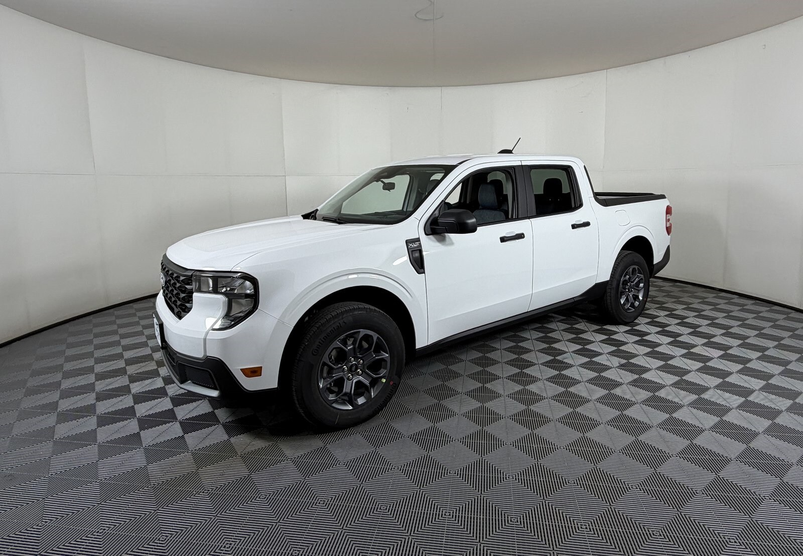 2025 Ford Maverick XLT photo 2