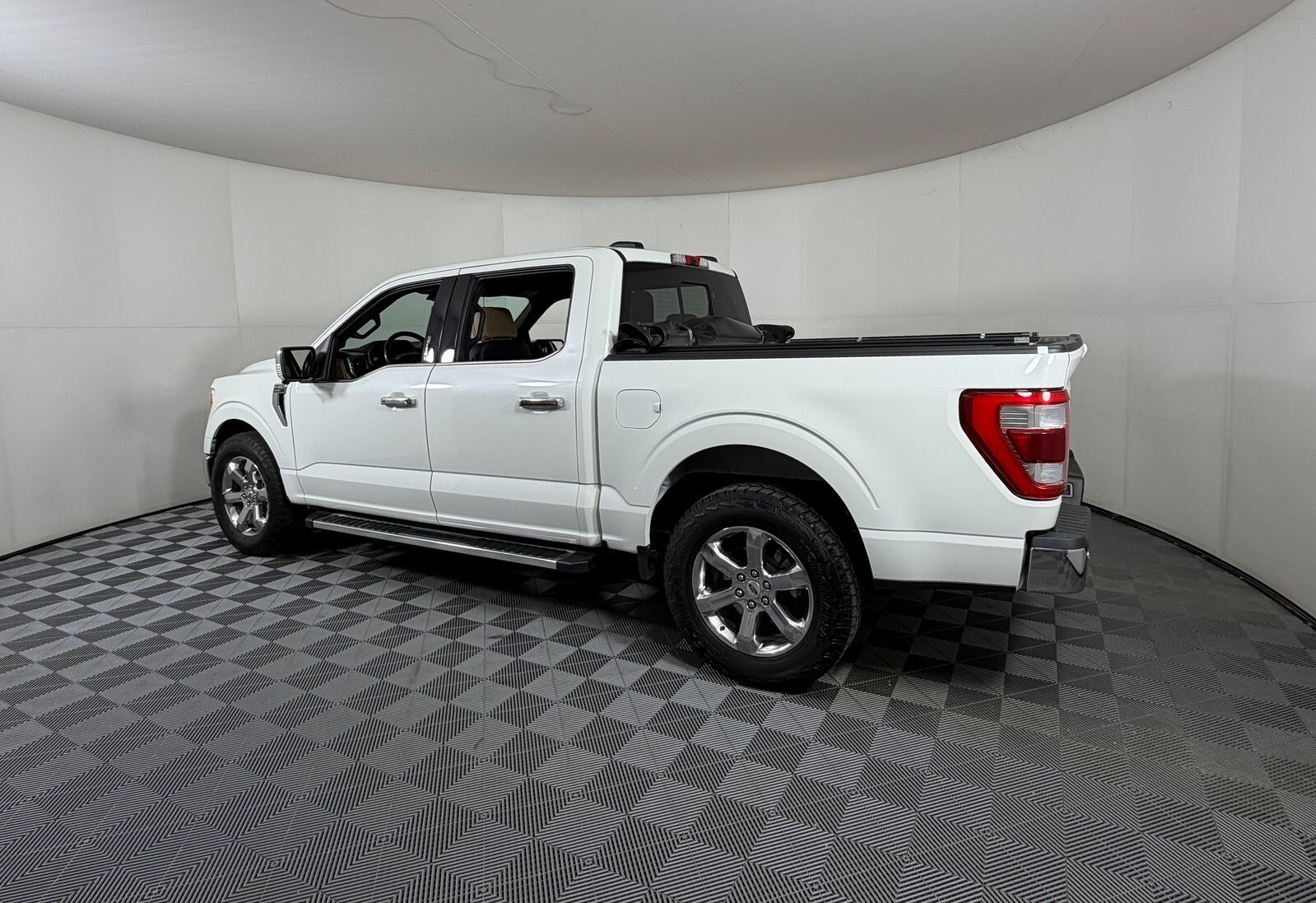 2022 Ford F-150 Lariat photo 2
