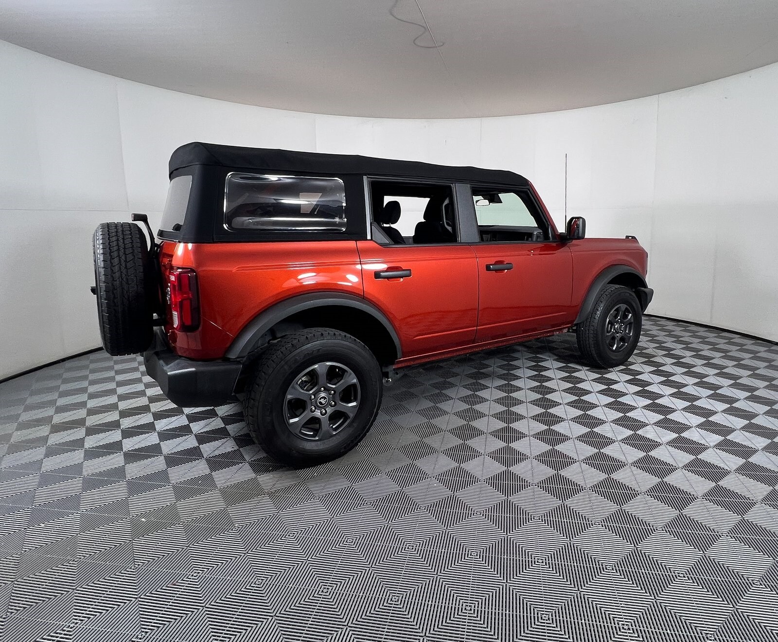 2022 Ford Bronco Base photo 4