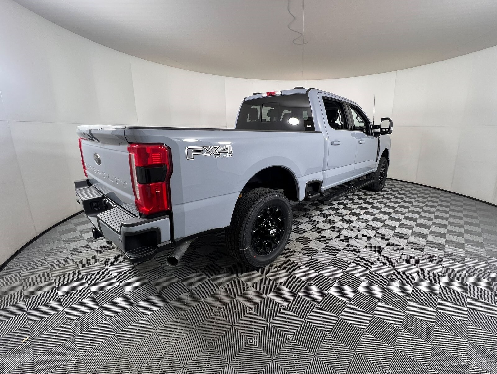 2025 Ford F-250 Lariat photo 4