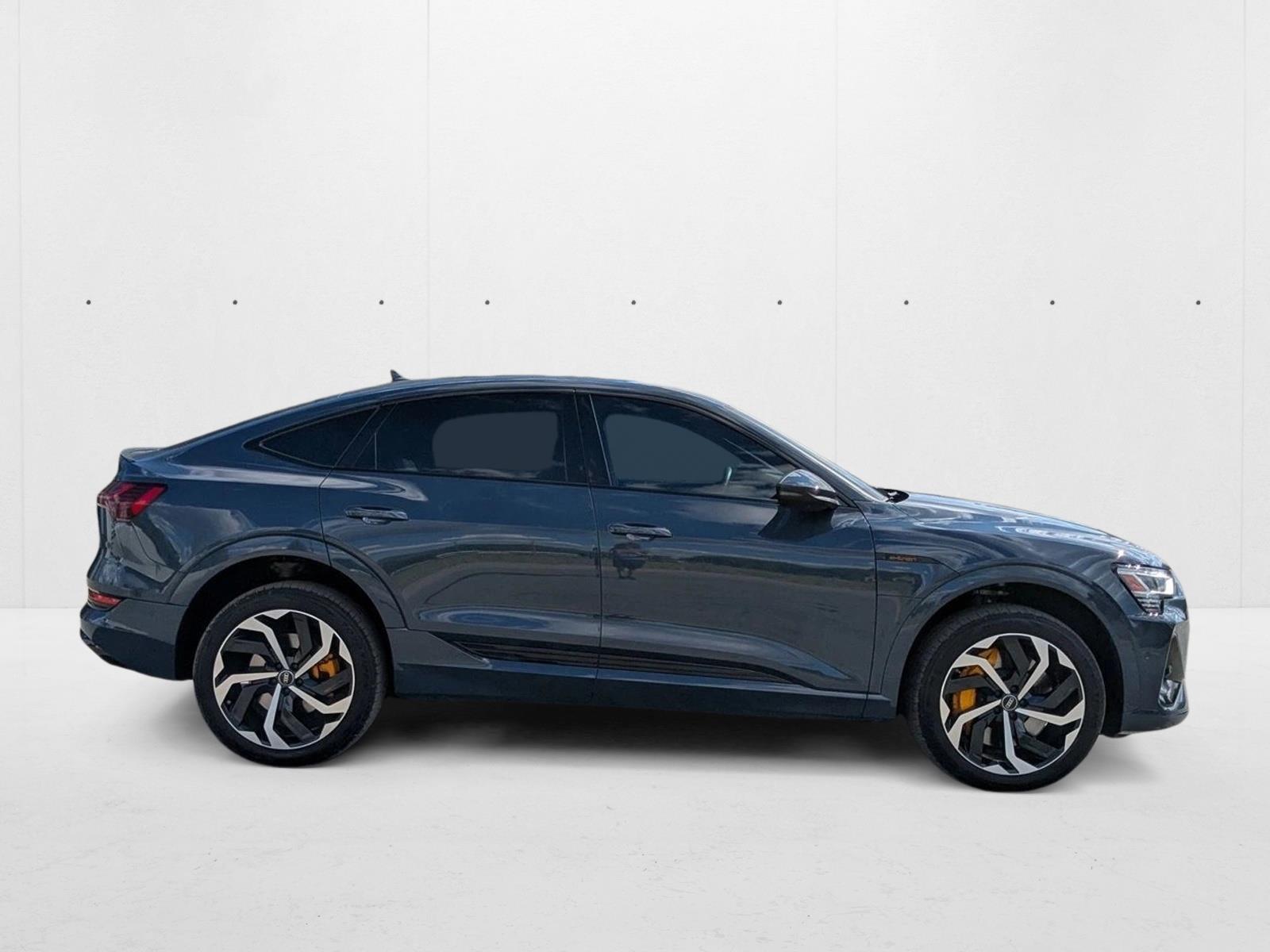 2023 Audi e-tron Sportback S line Premium Plus photo 3