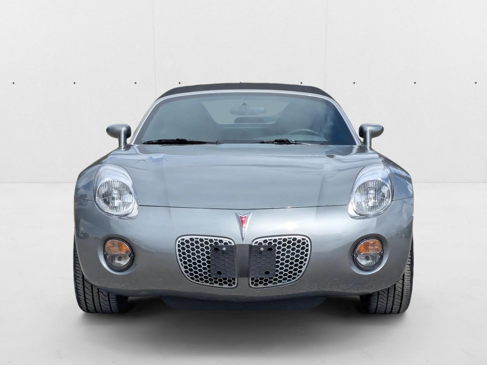 2007 Pontiac Solstice Base Convertible photo 2