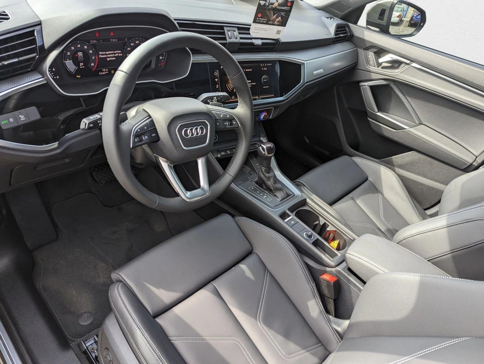 2025 Audi Q3 45 TFSI S line Premium photo 3