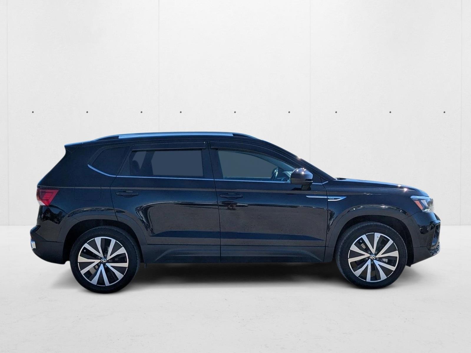2022 Volkswagen Taos SE photo 4