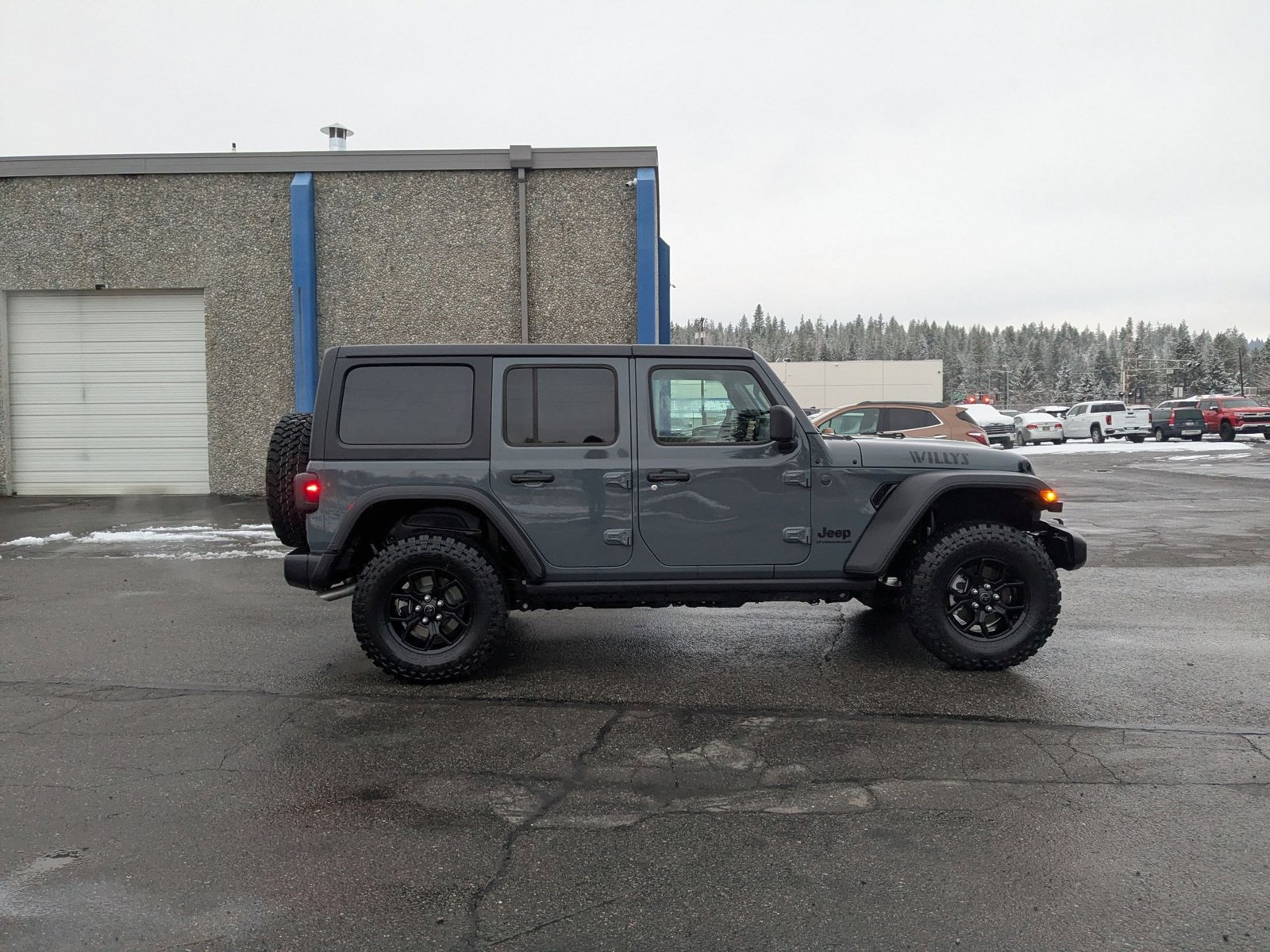2025 Jeep Wrangler Willys photo 4