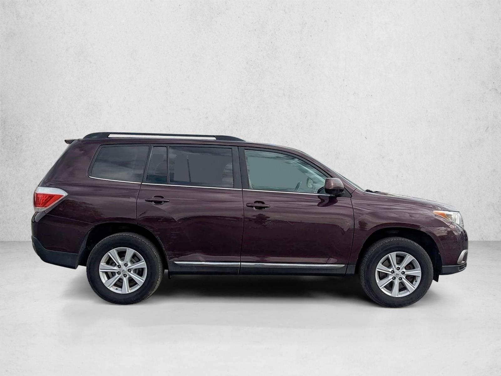 2011 Toyota Highlander Base photo 4