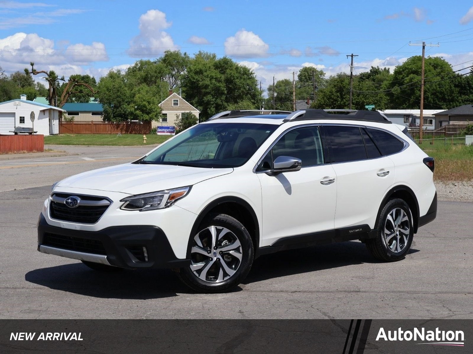 2021 Subaru Outback Touring's photo