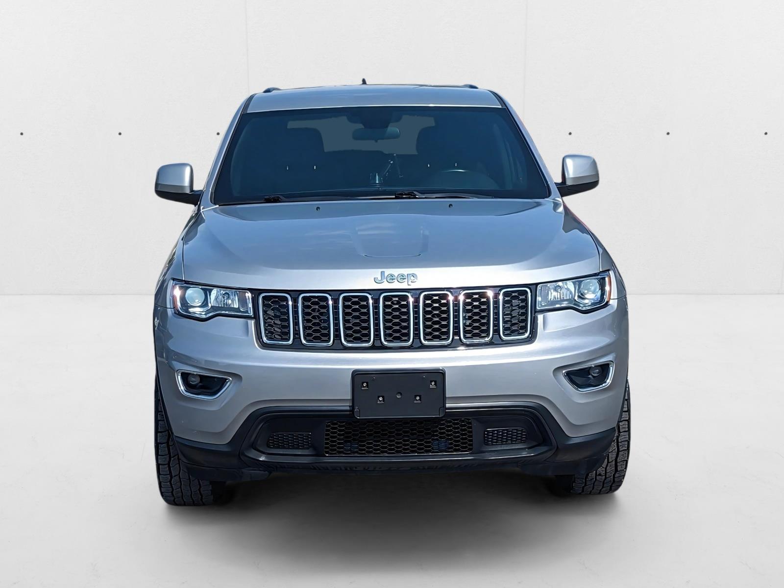 2018 Jeep Grand Cherokee Laredo photo 2