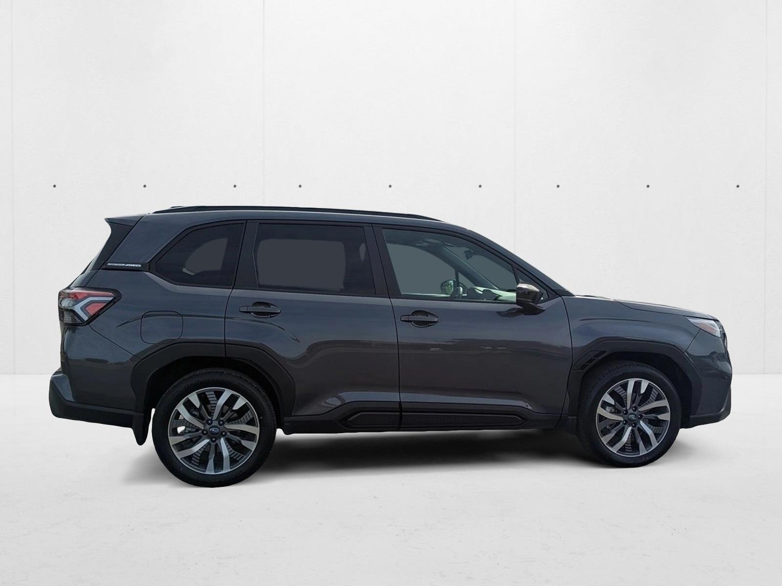 2025 Subaru Forester Touring photo 4