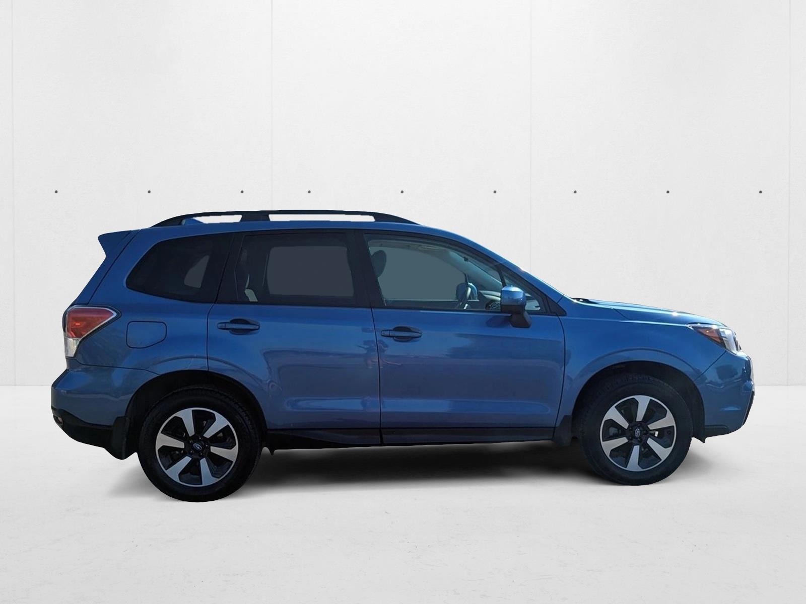 2018 Subaru Forester Premium photo 4