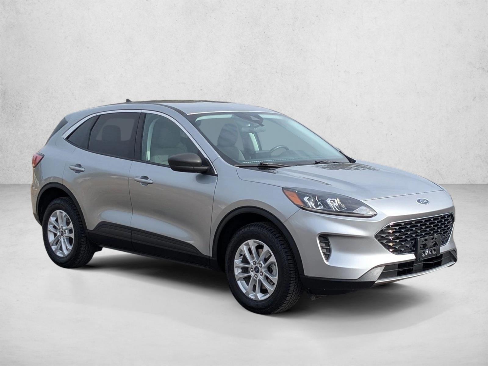 2022 Ford Escape SE photo 2