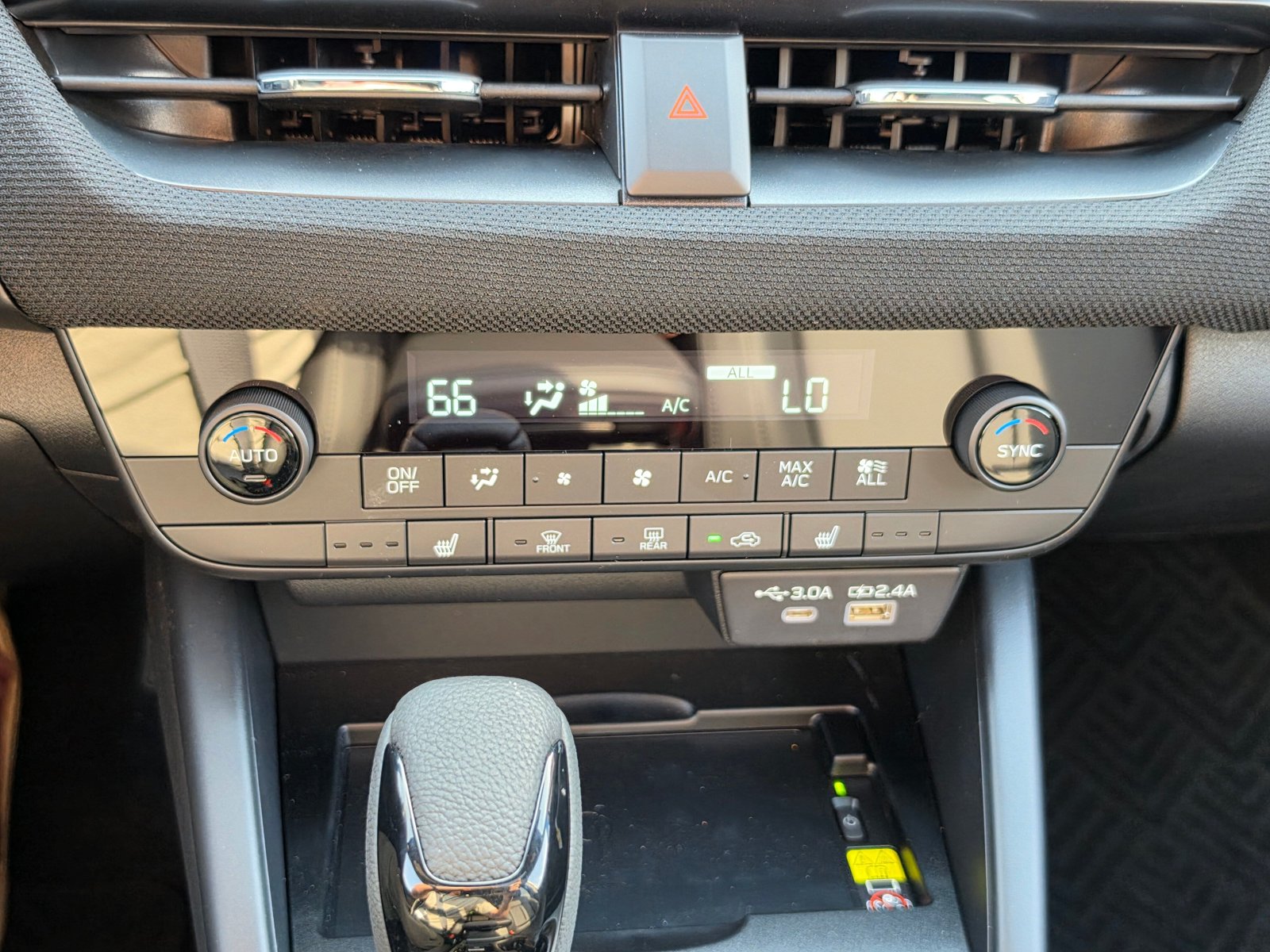2026 Subaru Outback Premium - Photo 30