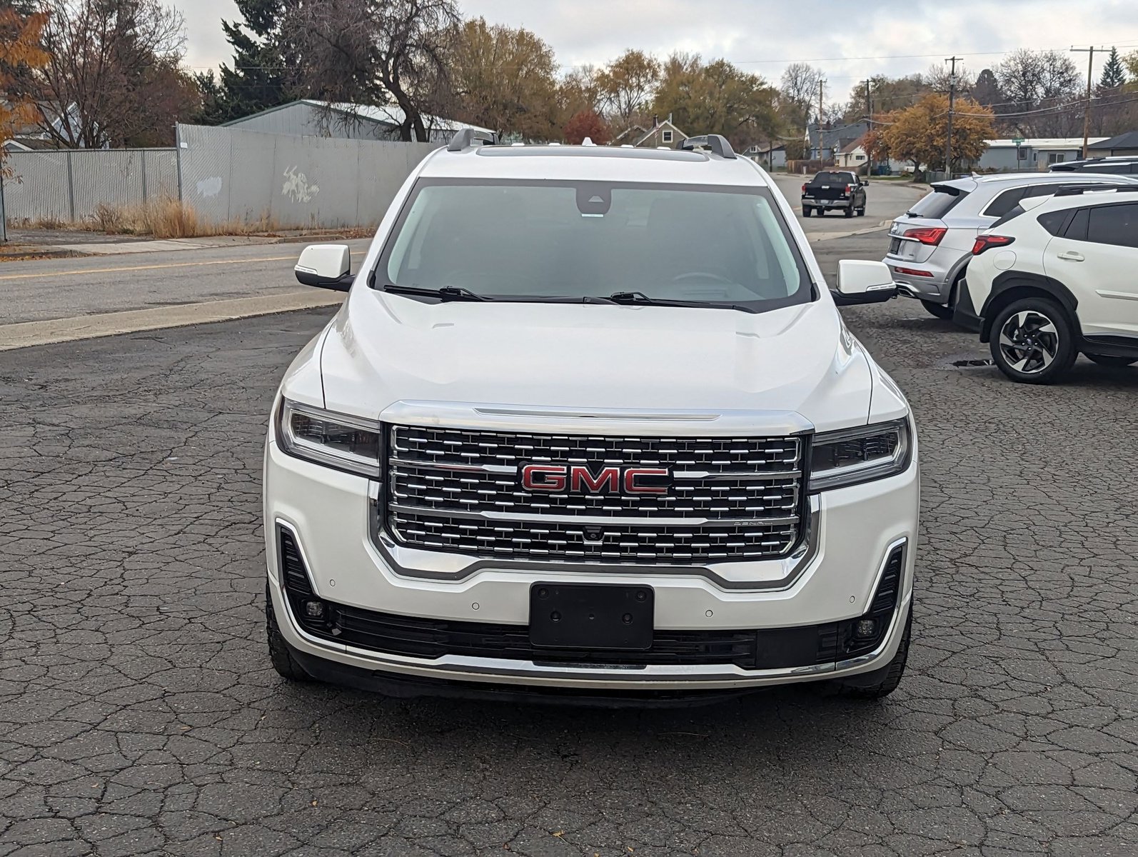 2020 Gmc Acadia Denali photo 2