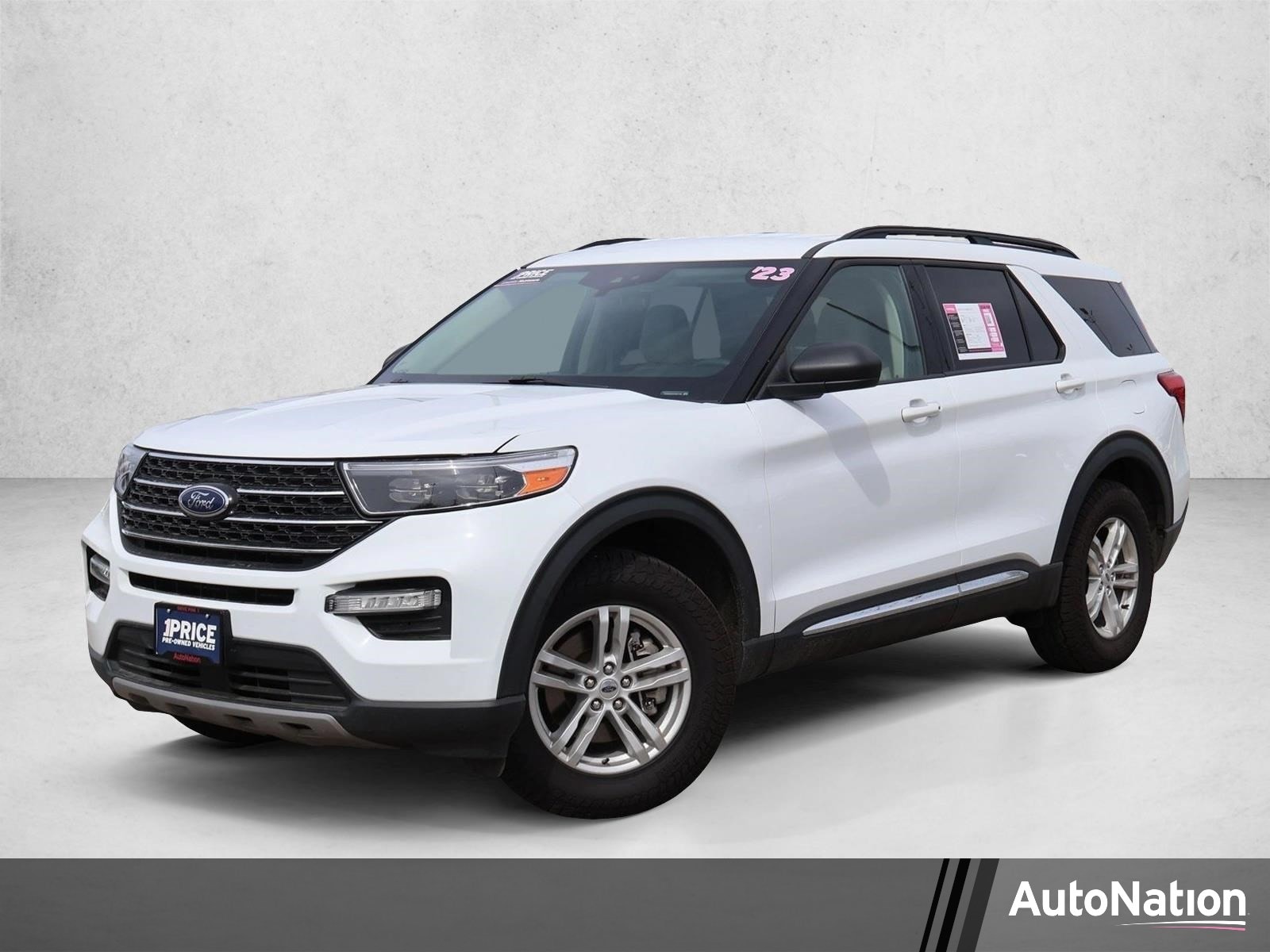 2023 Ford Explorer XLT 4WD's photo