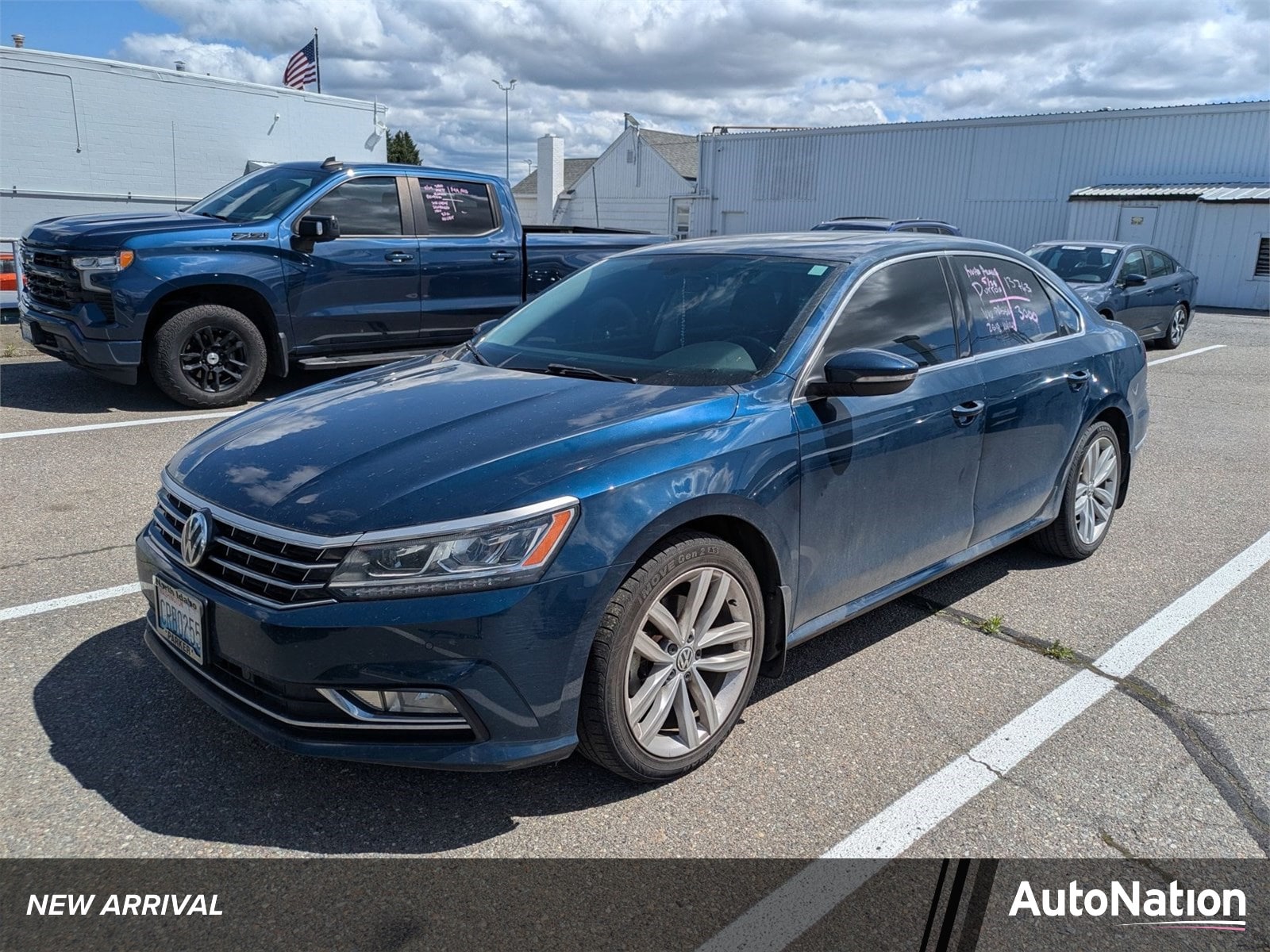 2018 Volkswagen Passat 2.0T SE w/ Technology Auto's photo