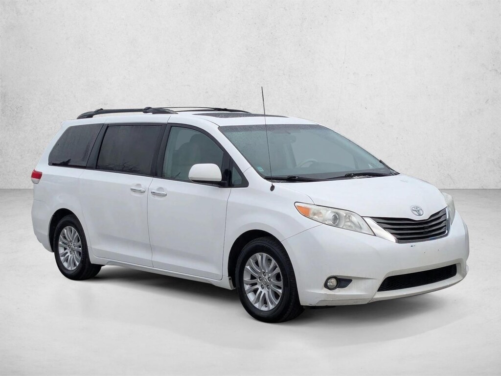 Used 2014 Toyota Sienna XLE Van