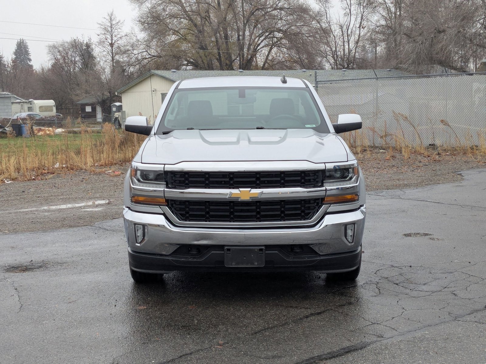 2017 Chevrolet Silverado 1500 LT photo 2