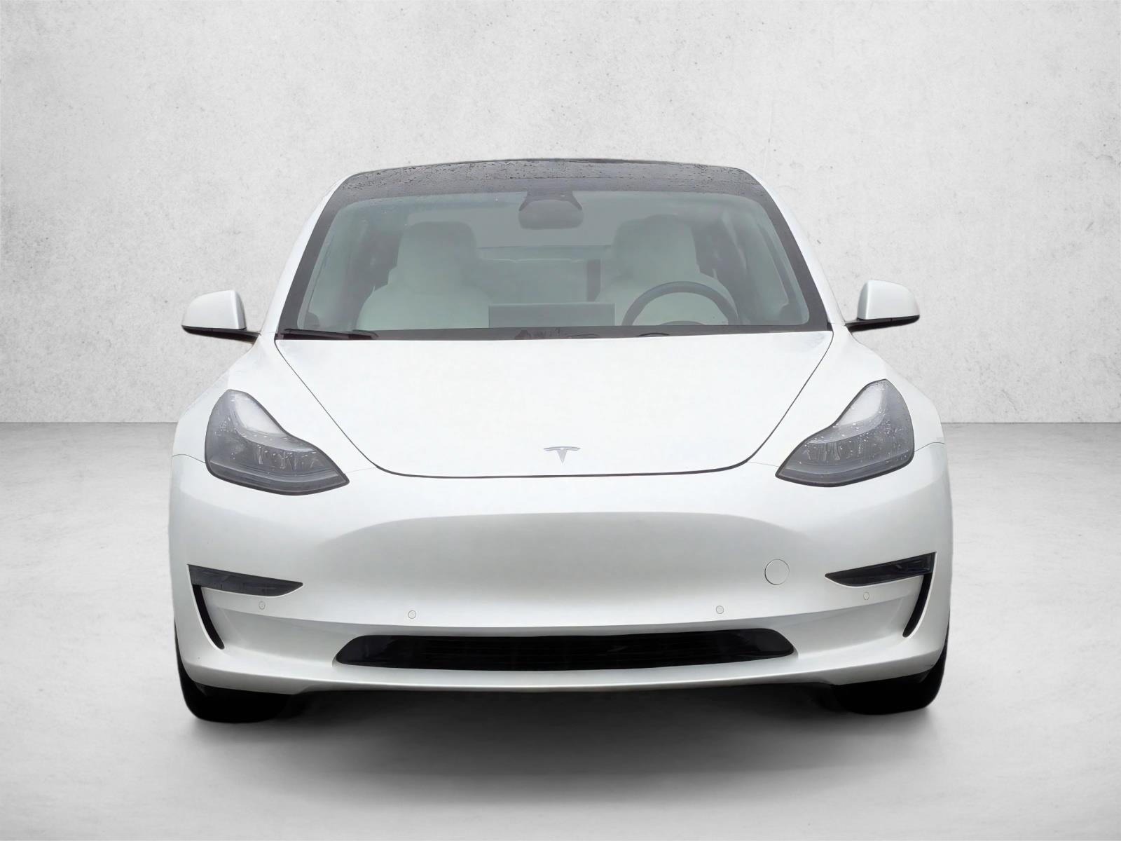 2021 Tesla Model 3 Standard Range Plus photo 2