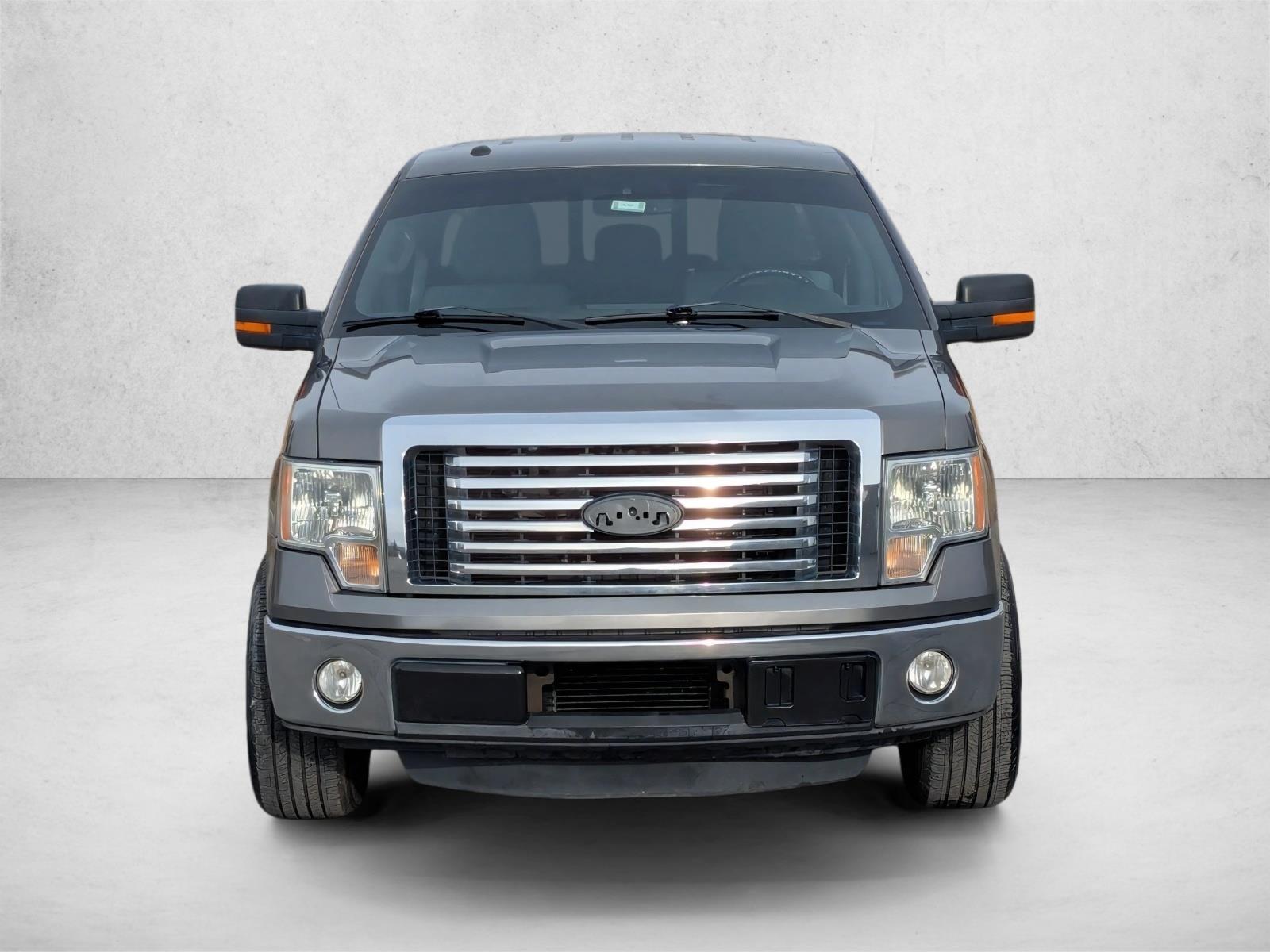 2011 Ford F-150 XLT photo 2