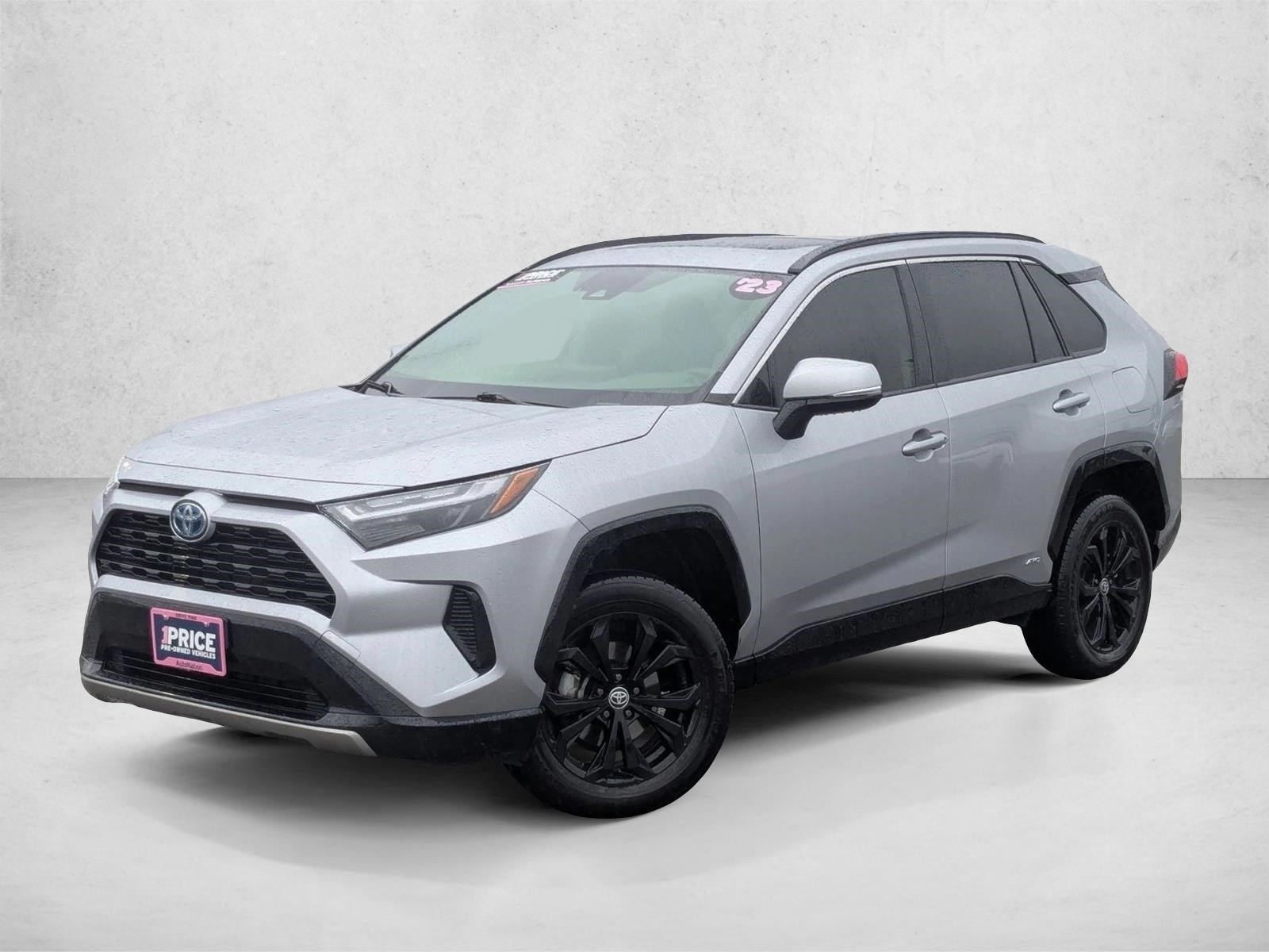 2023 Toyota RAV4 SE's photo