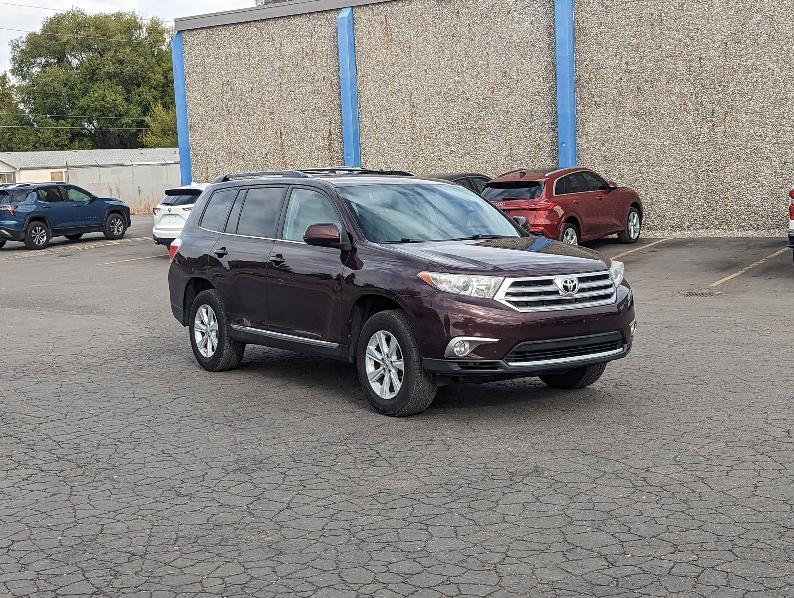 2011 Toyota Highlander Base photo 2