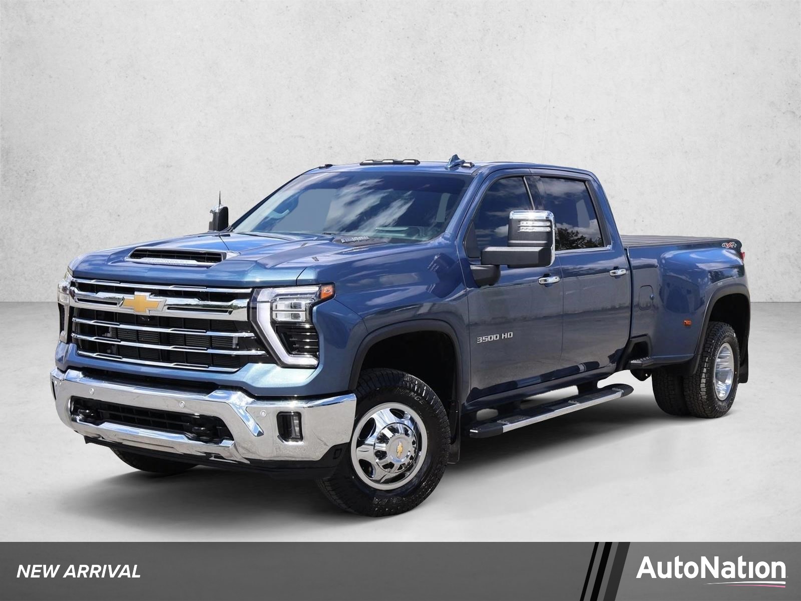 2025 Chevrolet Silverado HD LTZ 4WD Crew Cab Long Box DRW's photo