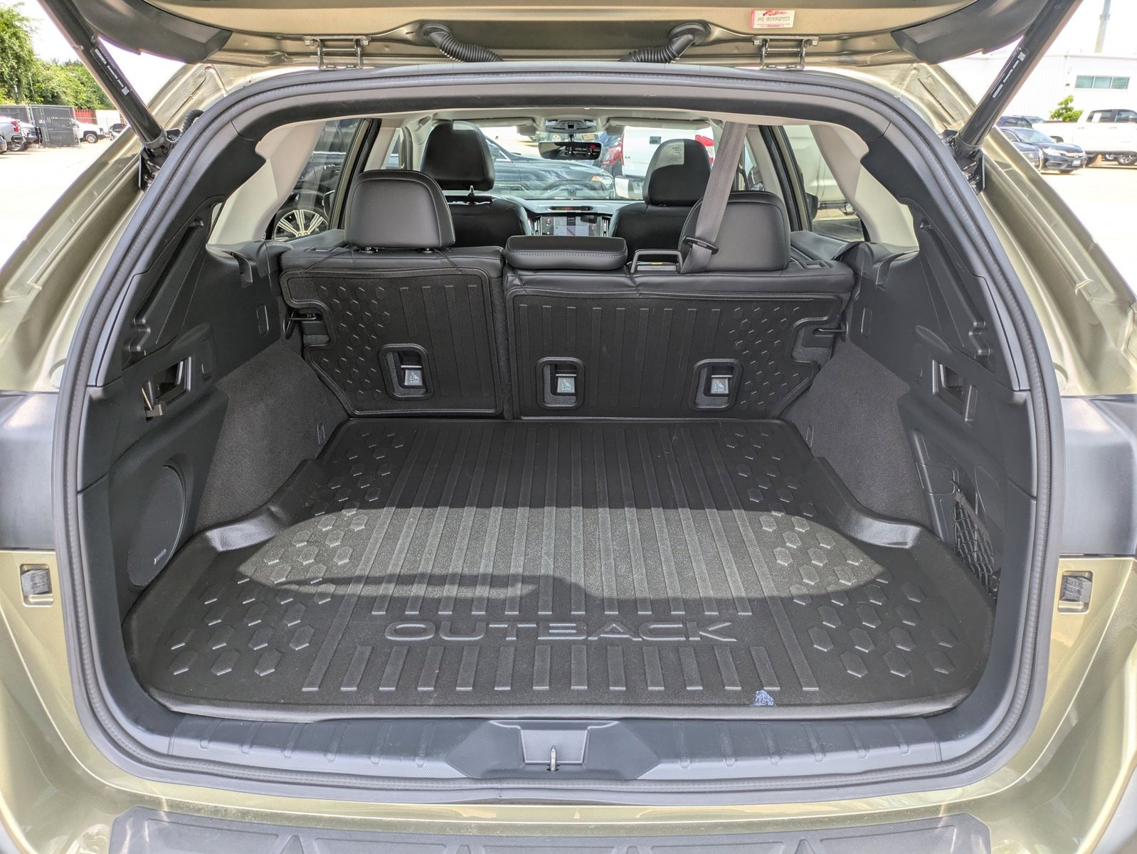 2021 Subaru Outback Limited photo 4