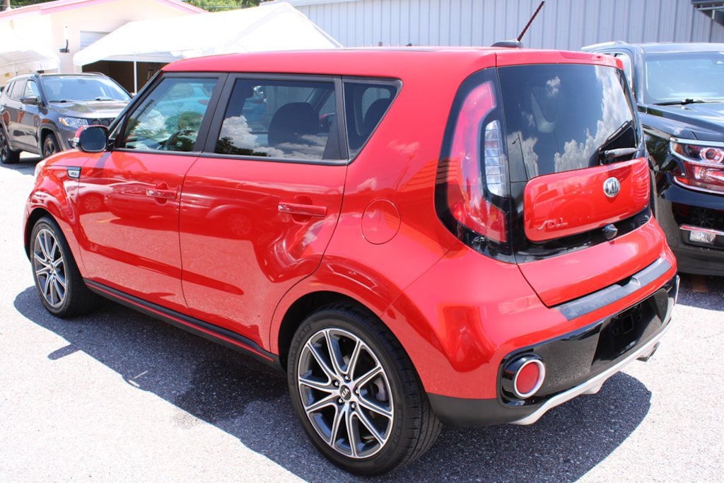 Used 2018 Kia Soul ! Hatchback
