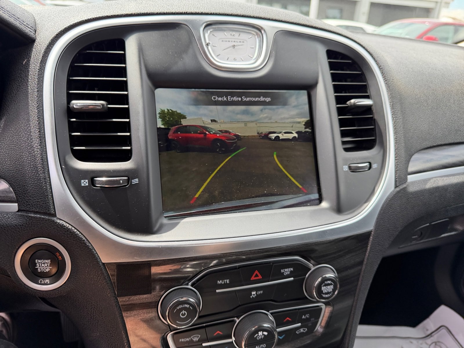 2020 Chrysler 300 Touring - Photo 29