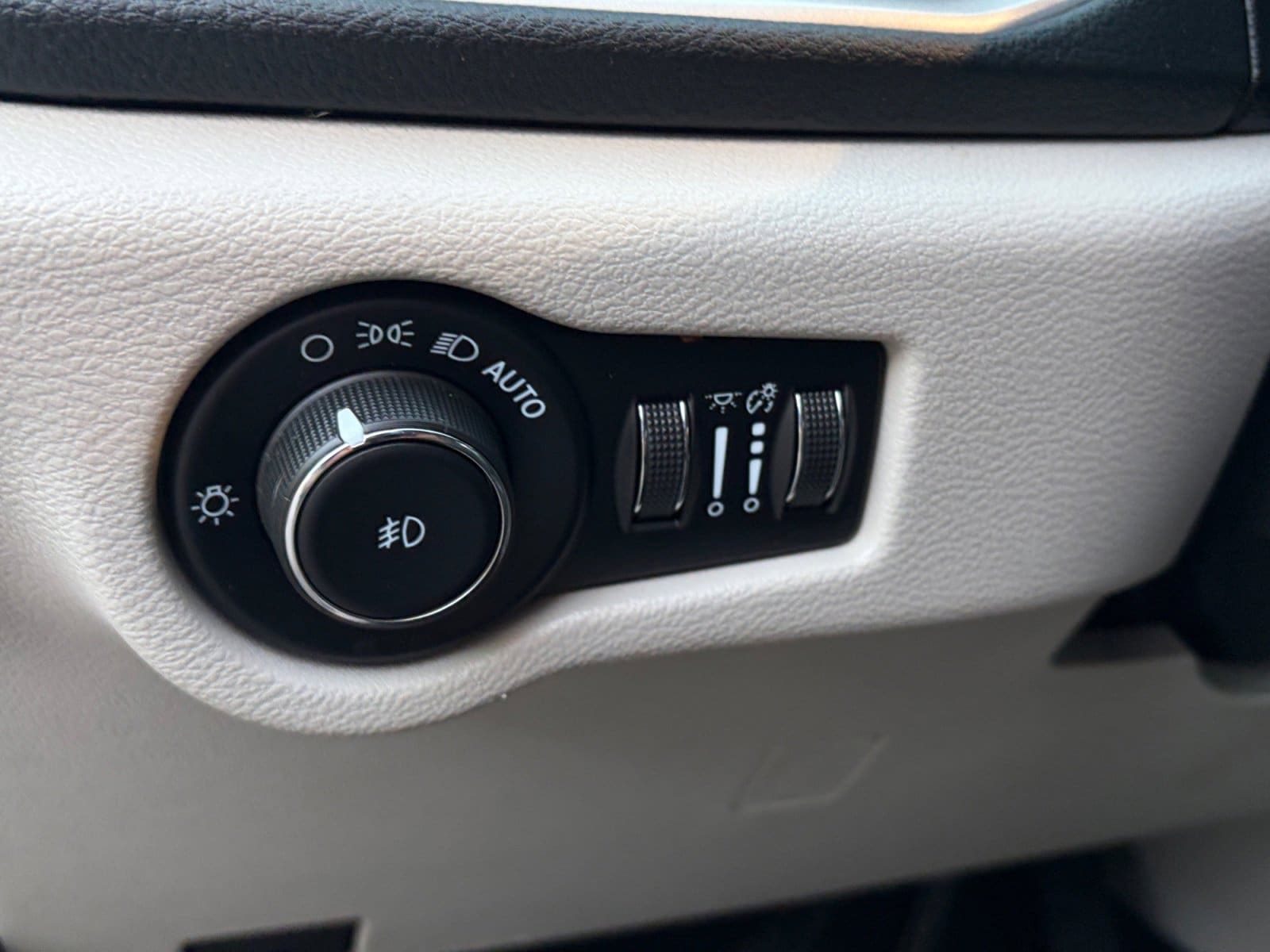 2021 Chrysler Pacifica Hybrid Touring - Photo 17