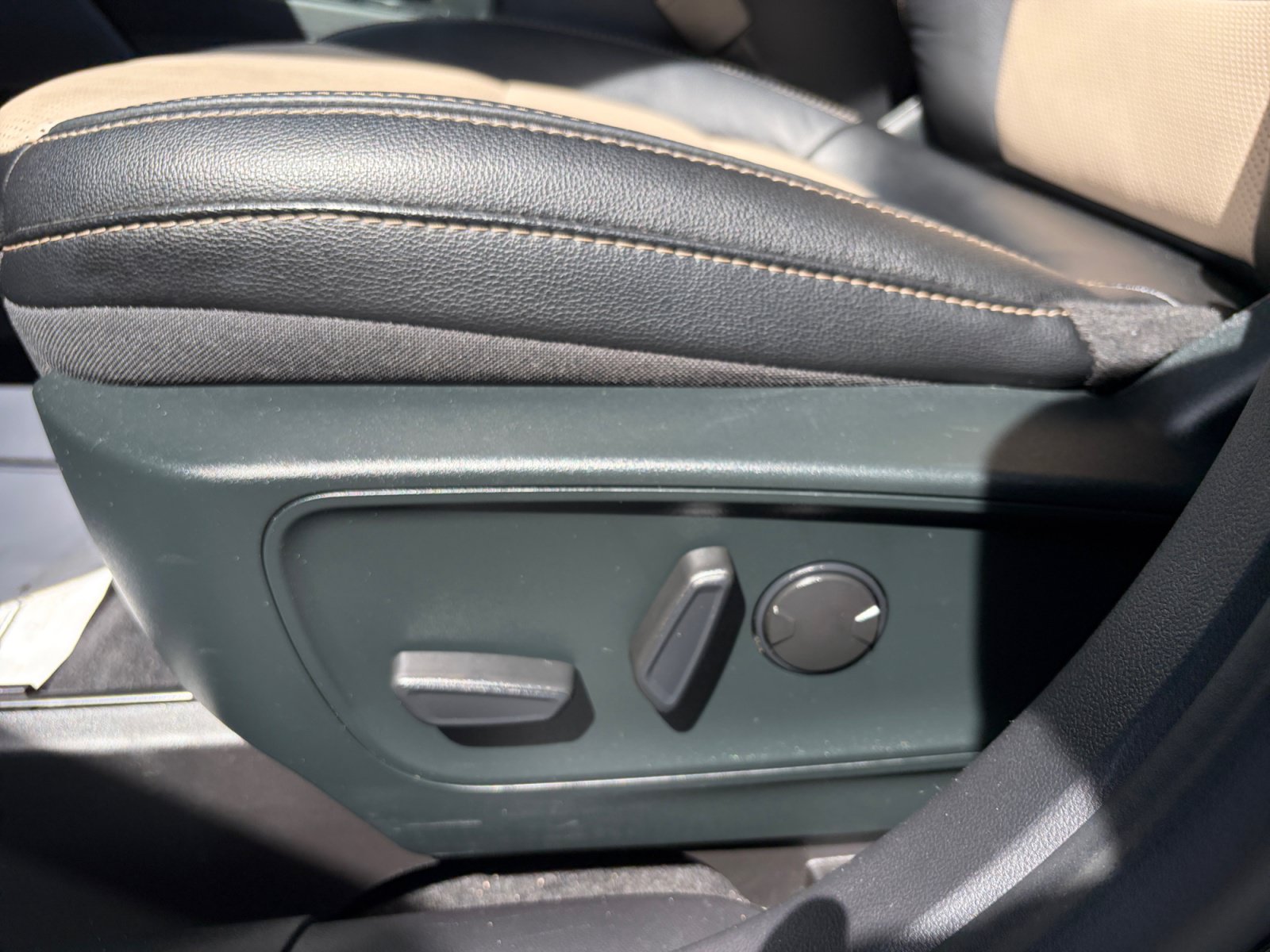 2022 Ford Escape Titanium - Photo 15