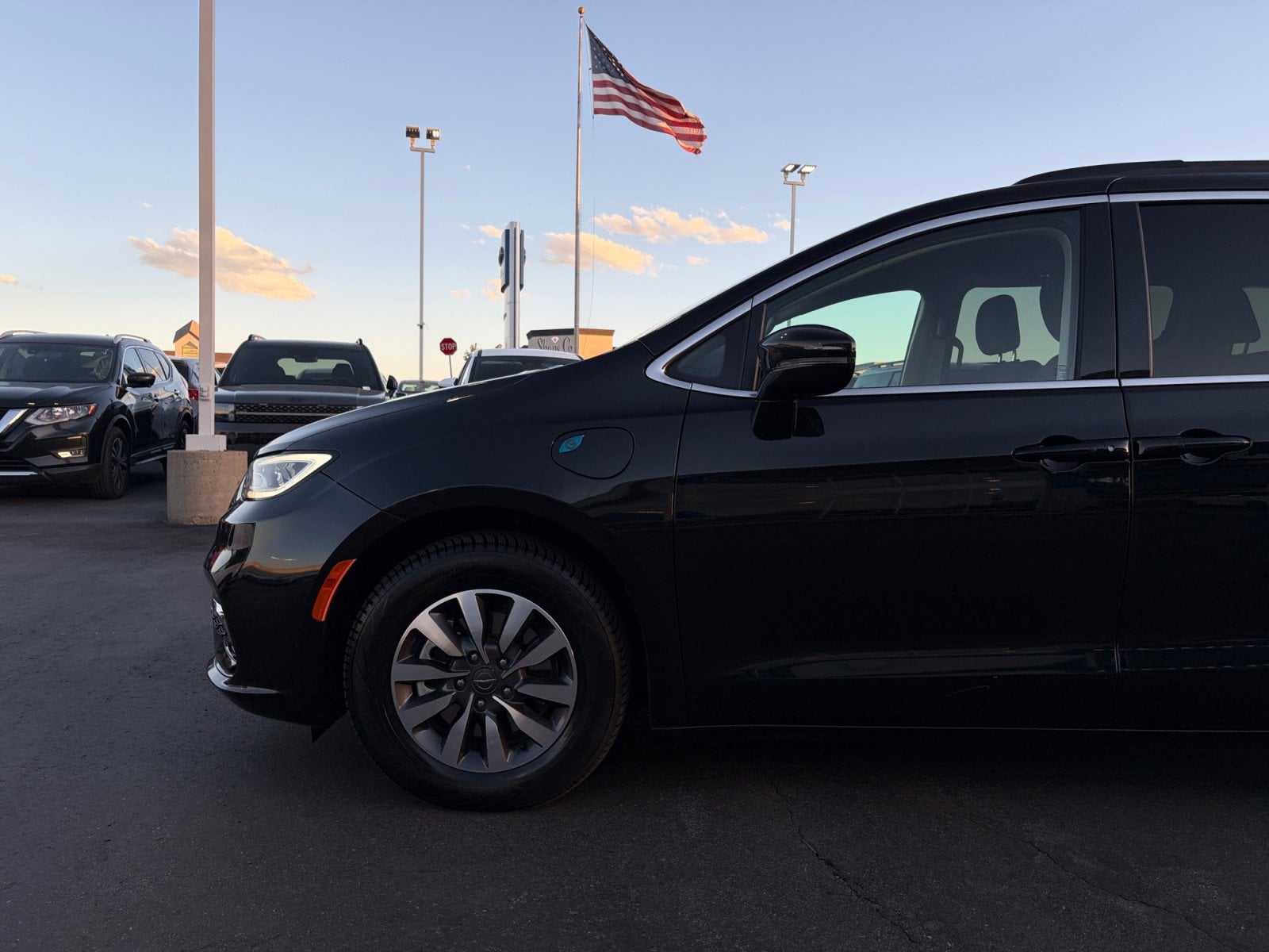 2021 Chrysler Pacifica Hybrid Touring - Photo 10