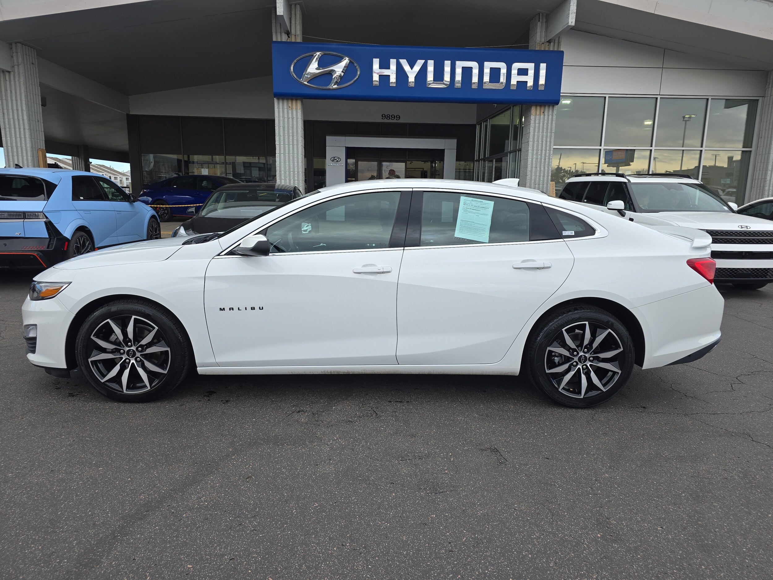 2022 Chevrolet Malibu RS photo 2