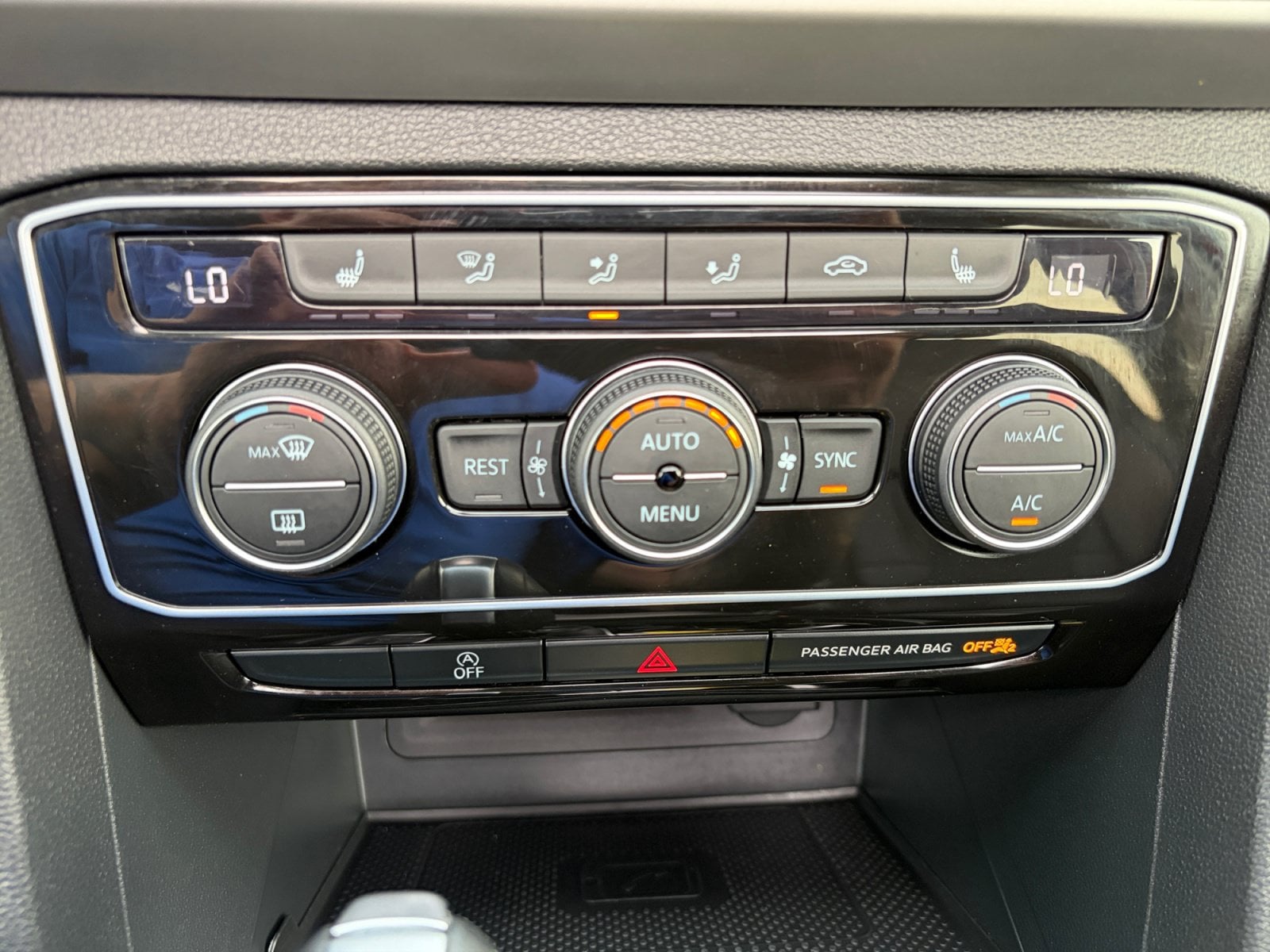 2023 Volkswagen Atlas SEL R-Line Black - Photo 24