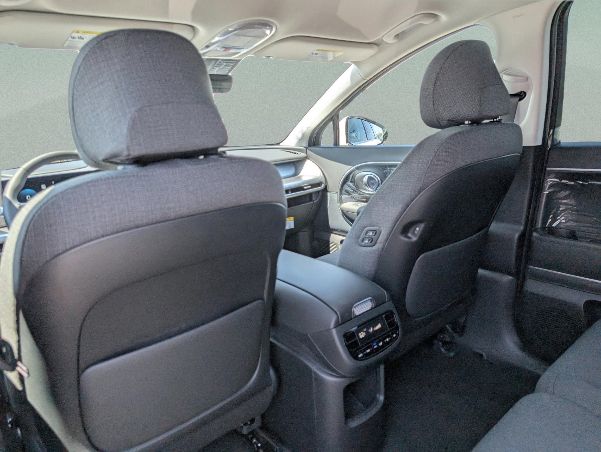 2026 Hyundai IONIQ 9 SE - Photo 16