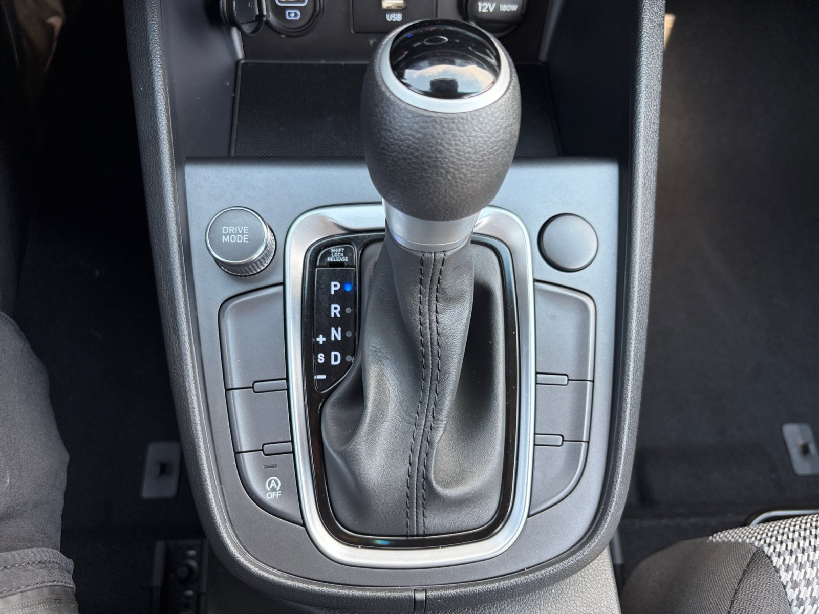 2023 Hyundai Kona SE - Photo 25