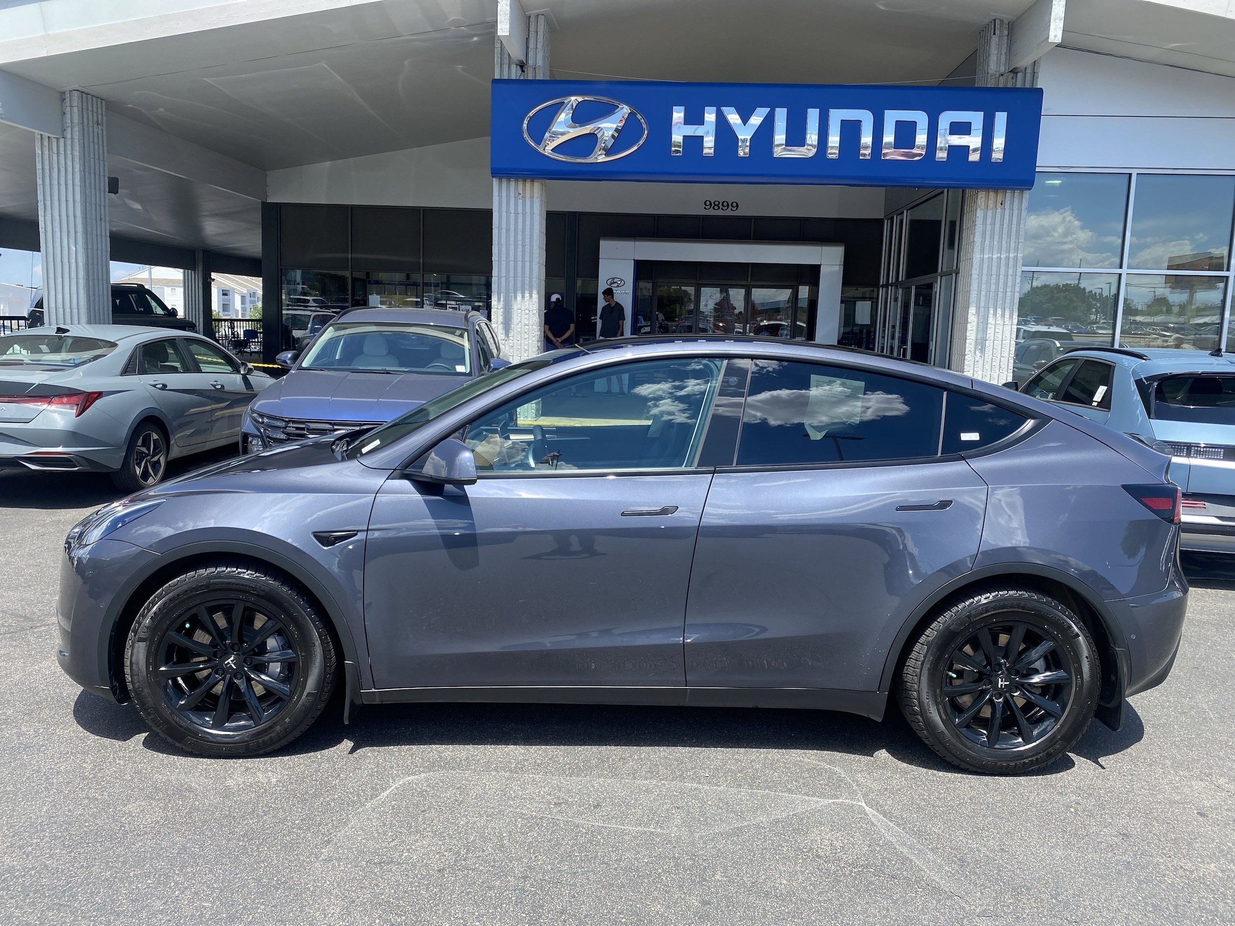 Used 2022 Tesla Model Y Long Range with VIN 7SAYGAEE1NF538212 for sale in Centennial, CO
