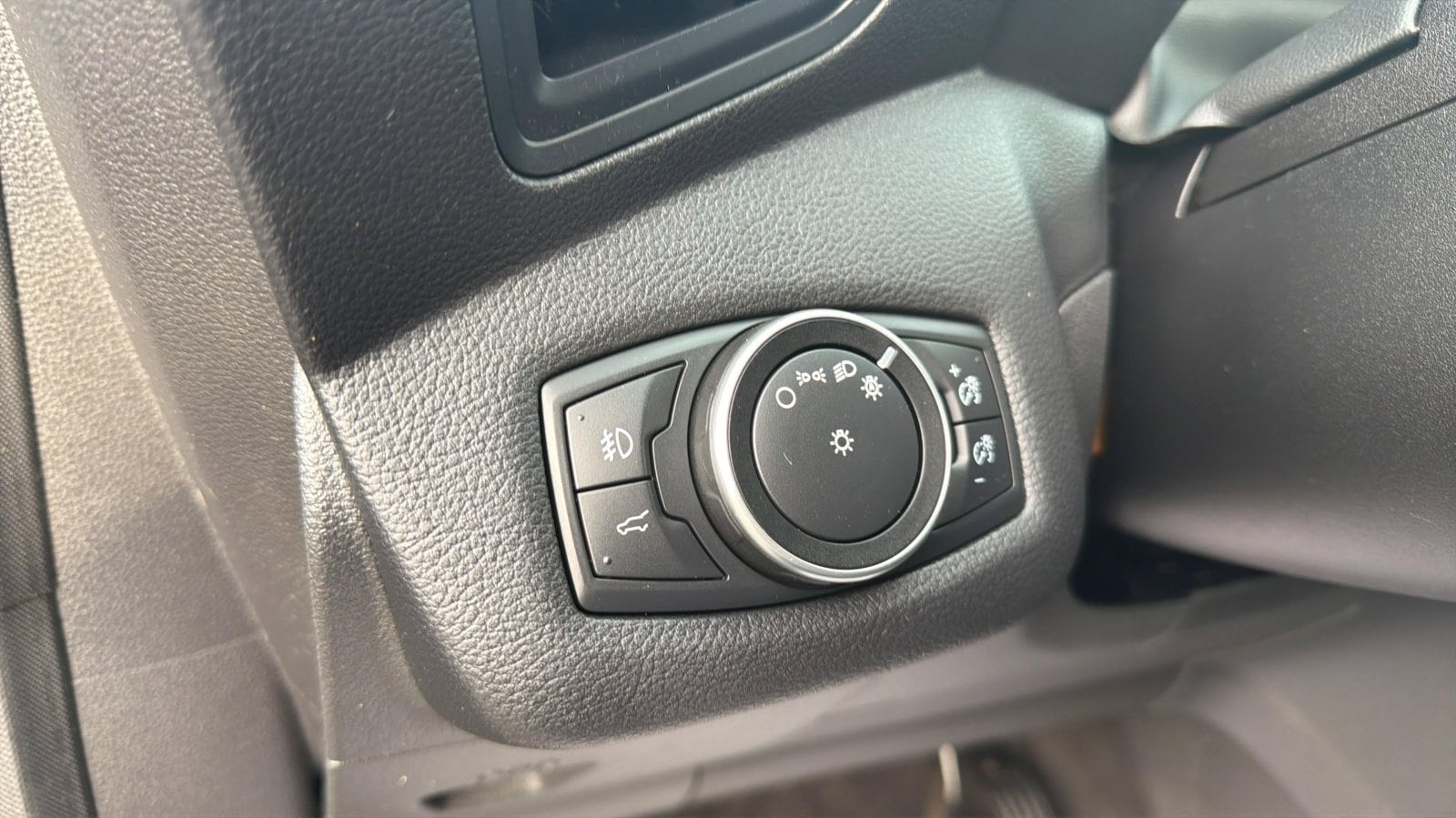 2019 Ford Escape SE - Photo 19