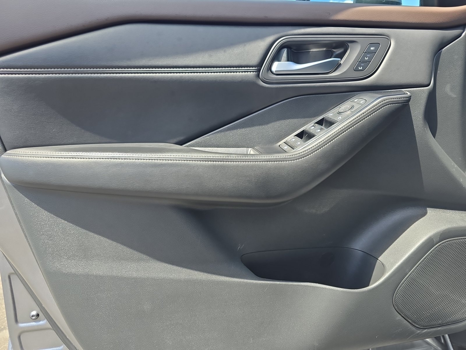 2022 Nissan Rogue SL - Photo 14