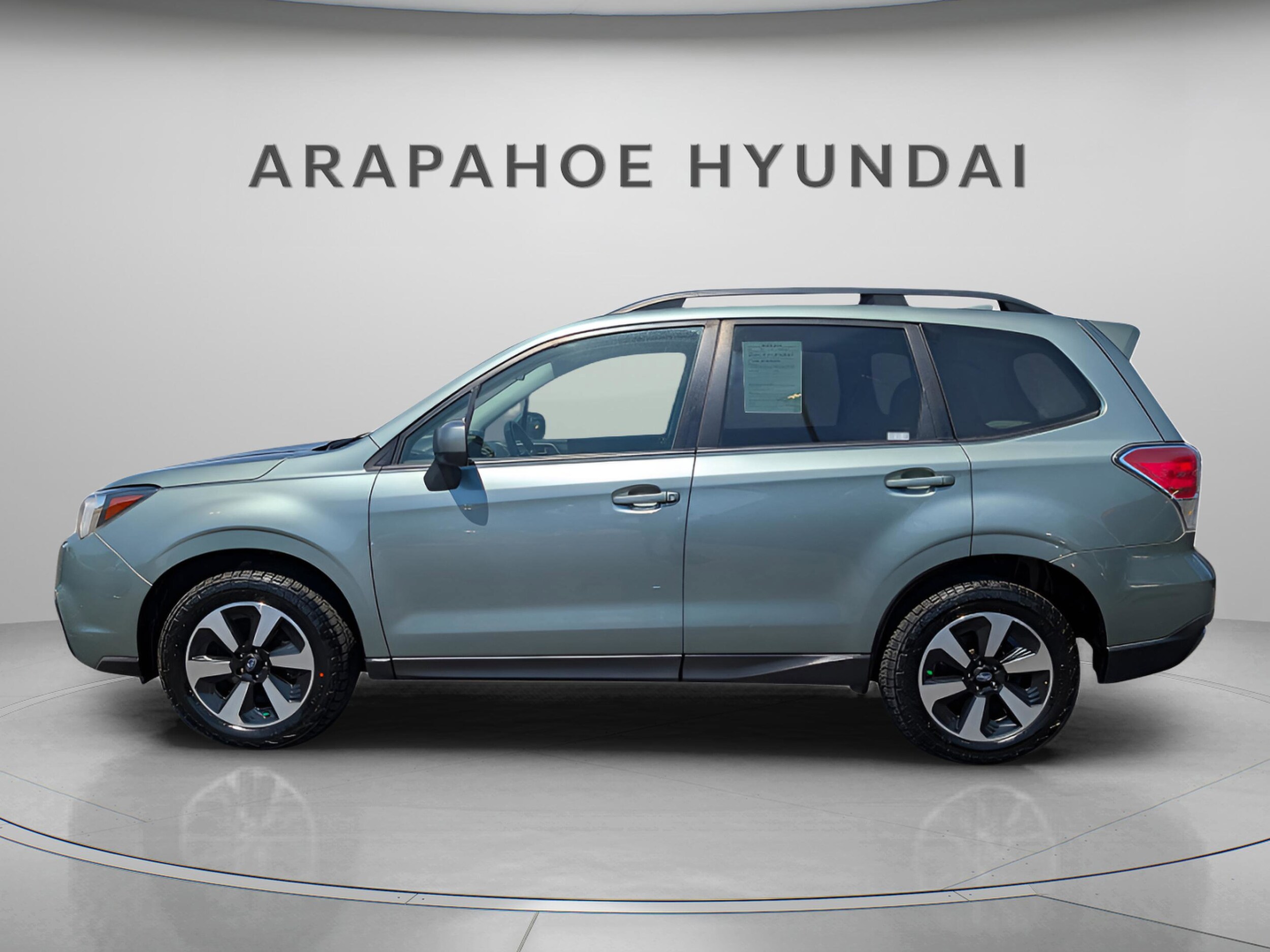 2018 Subaru Forester 2.5i Premium photo 2
