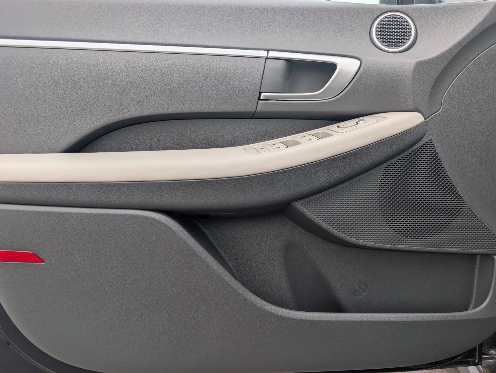 2025 Hyundai Sonata SE - Photo 13